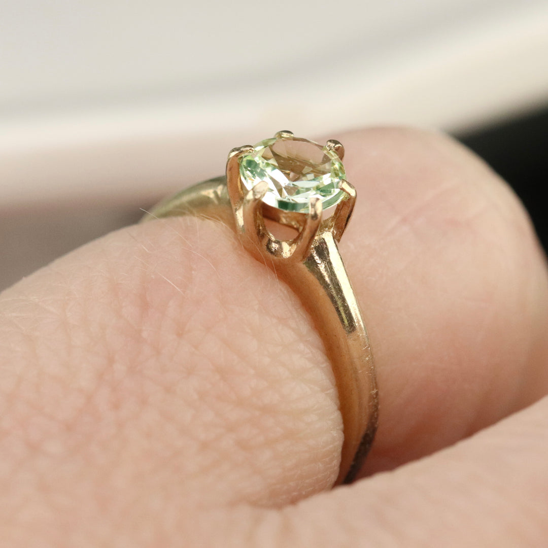 Vintage green spinel solitaire ring in yellow gold