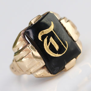 Vintage onyx letter T ring in yellow gold