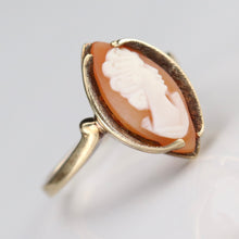 Load image into Gallery viewer, Vintage cameo ring in yellow gold