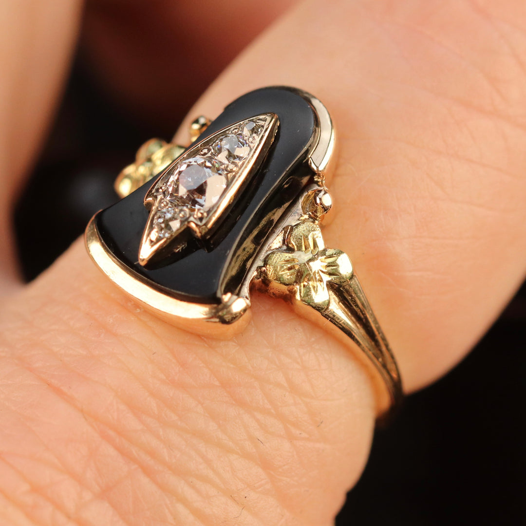 Incredible vintage OMC diamond onyx ring in yellow and green gold