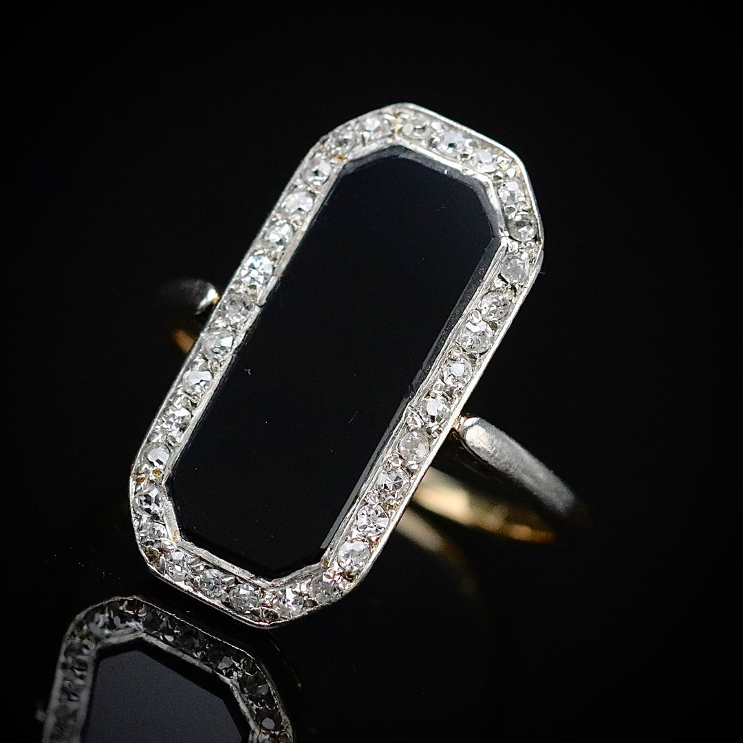 Edwardian Onyx and diamond ring in platinum and 14k yellow gold