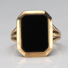 Load image into Gallery viewer, Vintage onyx ring in yellow gold