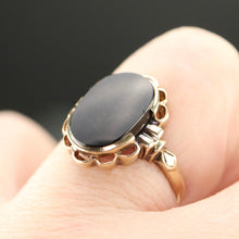 Load image into Gallery viewer, Classic onyx ring in yellow gold