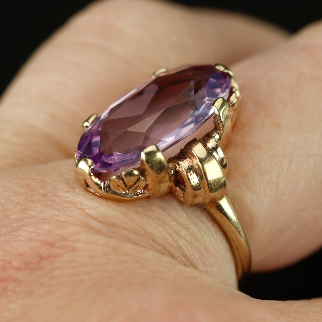 MEGA SALE!  Vintage oval Amethyst ring in yellow gold