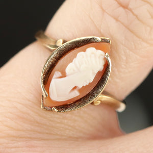 Vintage cameo ring in yellow gold