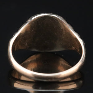 Vintage signet ring in rose gold from Manor Jewels