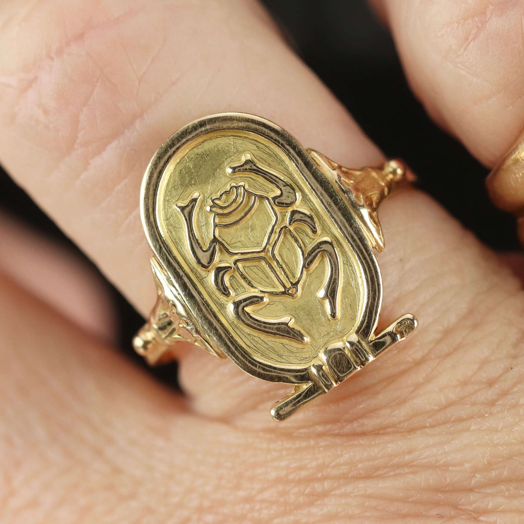 Scarab ring in 18k yellow gold