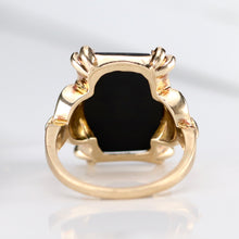 Load image into Gallery viewer, Vintage onyx tablet ring in yellow gold