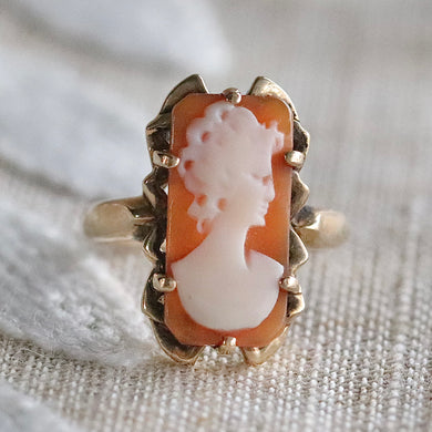 Vintage yellow gold cameo ring