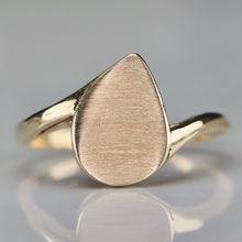 Load image into Gallery viewer, Vintage pear shaped signet ring in 14k yellow gold