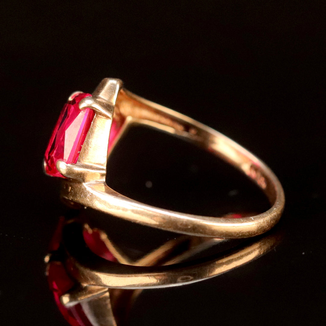 Vintage lab grown ruby toi et moi ring in yellow gold