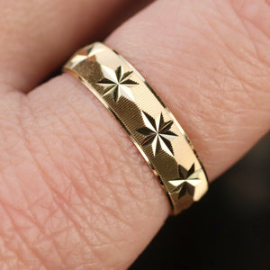 Vintage Art carved band in 14k yellow gold