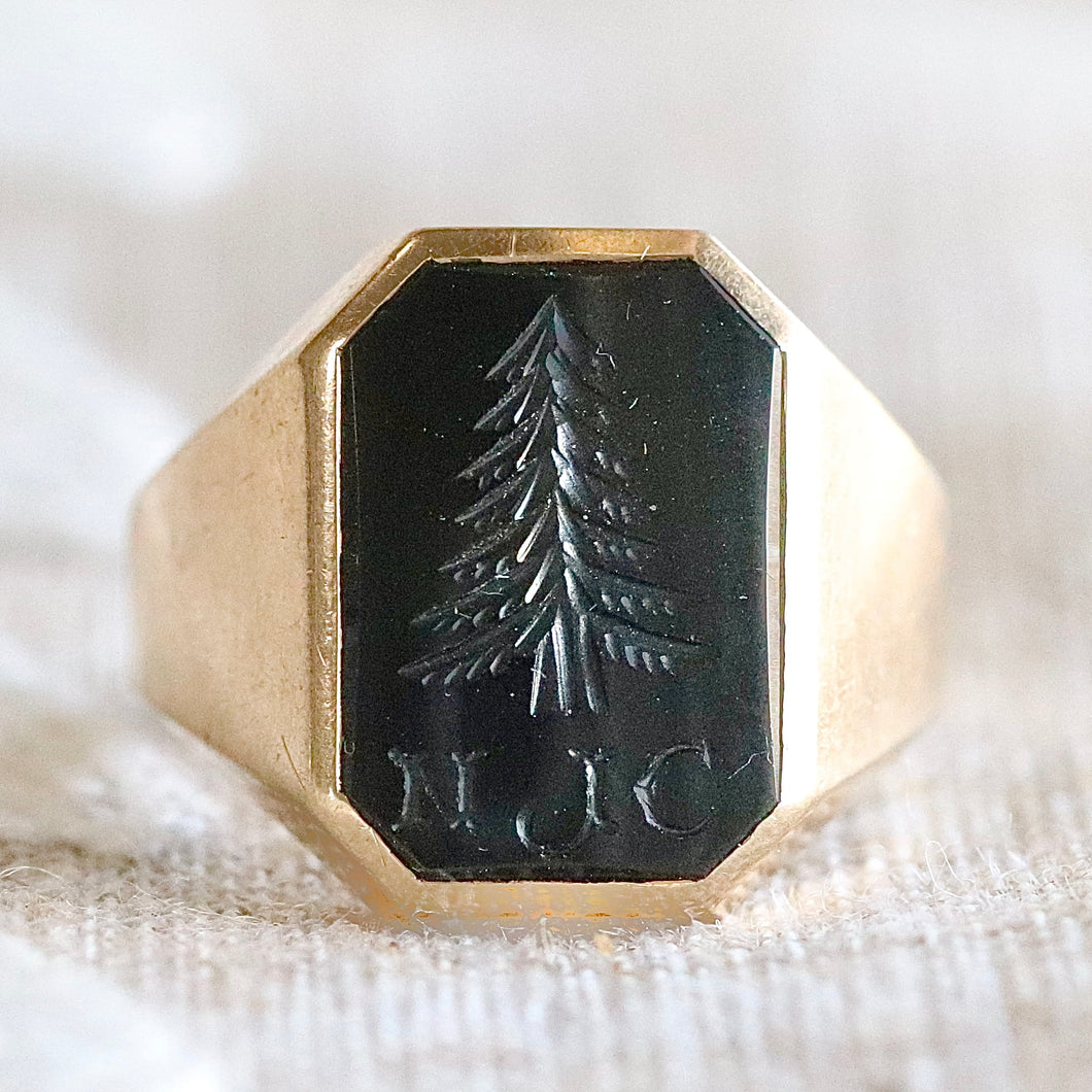 Vintage onyx tree intaglio ring in yellow gold