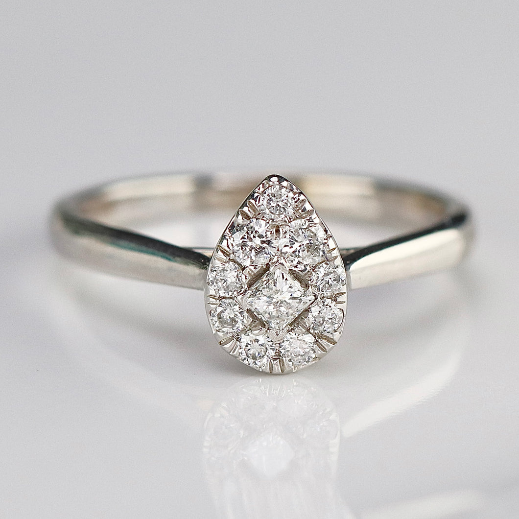 SPECIAL: Pear shape diamond cluster ring in 14k white gold