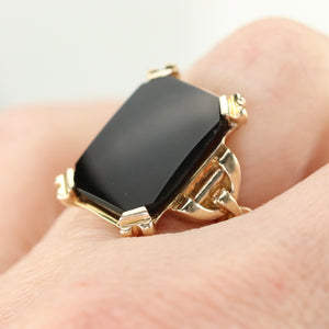 Vintage onyx tablet ring in yellow gold