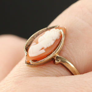 Vintage cameo ring in yellow gold