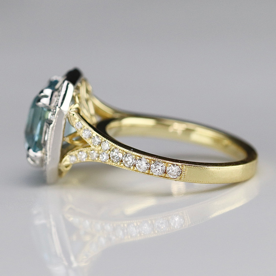 18k/platinum Aquamarine and diamond ring by David Klass