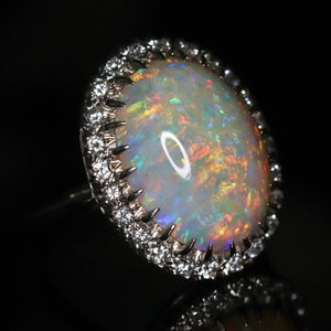 Magnificent vintage Opal and diamond ring in 14k white gold