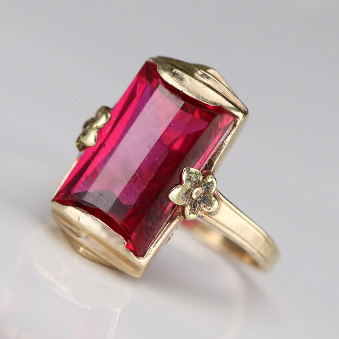 Vintage synthetic ruby ring in yellow gold