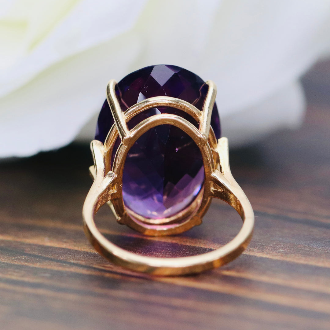 Large oval Amethyst ring in 14k yellow gold