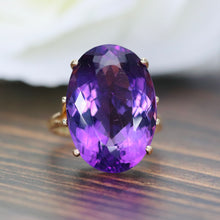 Load image into Gallery viewer, Large oval Amethyst ring in 14k yellow gold