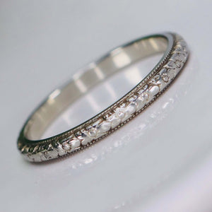 Vintage orange blossom band ring in 18k white gold