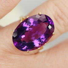 Load image into Gallery viewer, Large oval Amethyst ring in 14k yellow gold